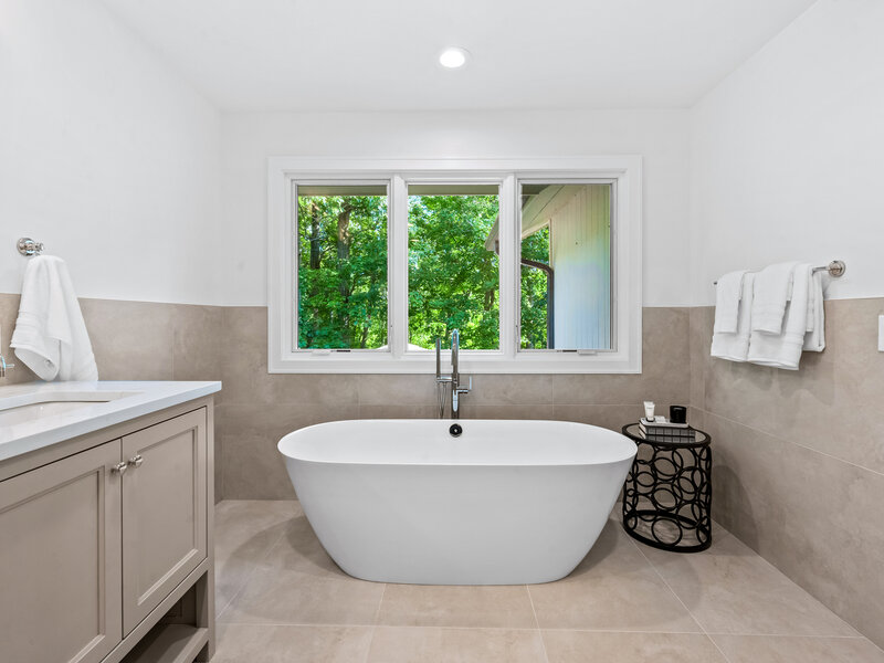 1221 Loch Lane Lake Forest IL 60045