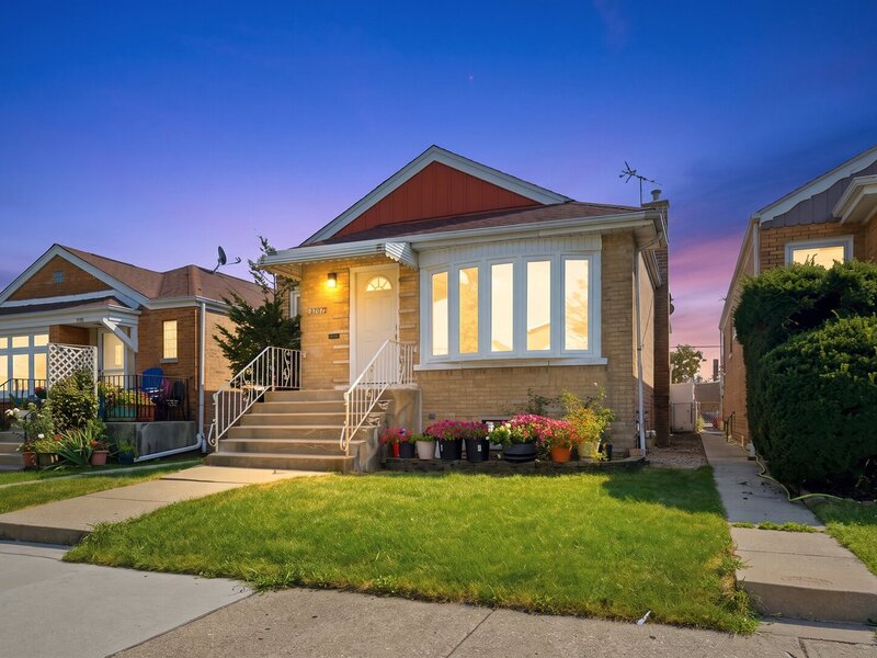 3707 W 70th Place Chicago IL 60629
