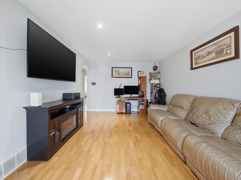 3707 W 70th Place Chicago IL 60629