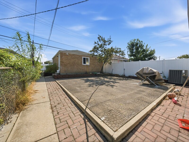 3707 W 70th Place Chicago IL 60629