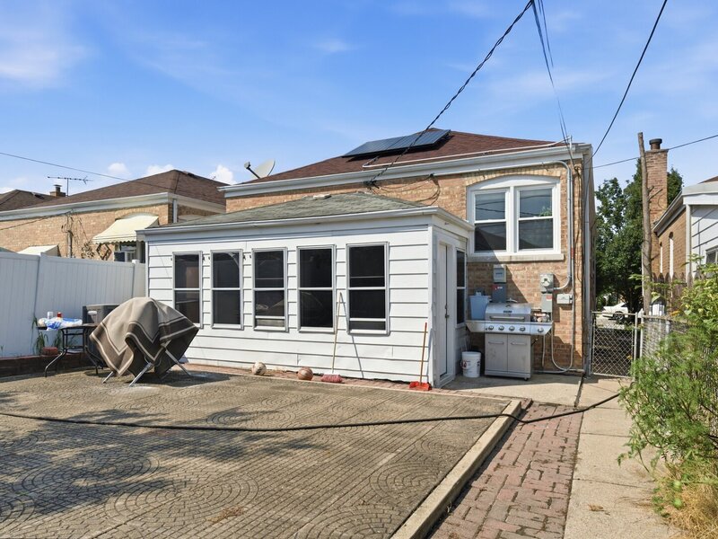 3707 W 70th Place Chicago IL 60629