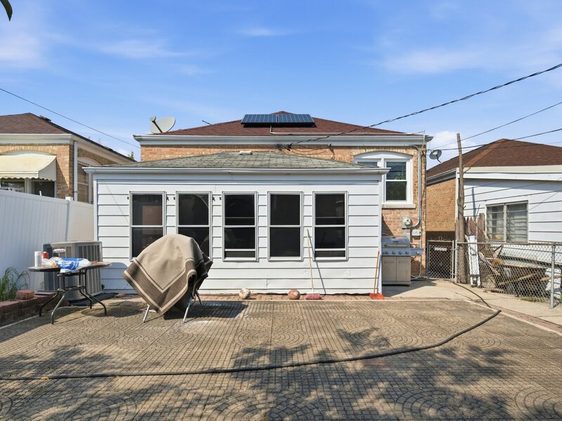 3707 W 70th Place Chicago IL 60629