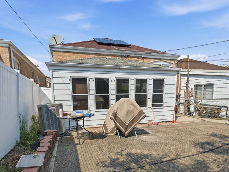 3707 W 70th Place Chicago IL 60629