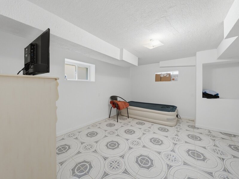 3707 W 70th Place Chicago IL 60629