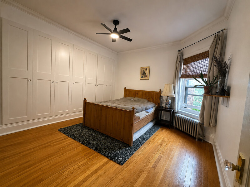 1633 E Hyde Park Boulevard Chicago IL 60615