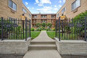 Photo of 1933 Harrison Street Evanston IL 60201 Unit 3B