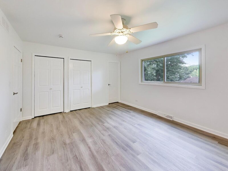 10 Hampshire Lane Willowbrook IL 60527
