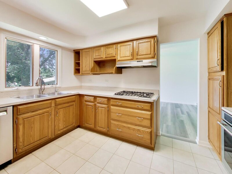 10 Hampshire Lane Willowbrook IL 60527