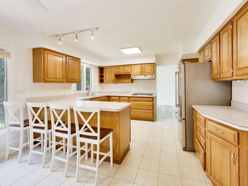 10 Hampshire Lane Willowbrook IL 60527