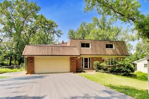 Photo of 10 Hampshire Lane Willowbrook IL 60527