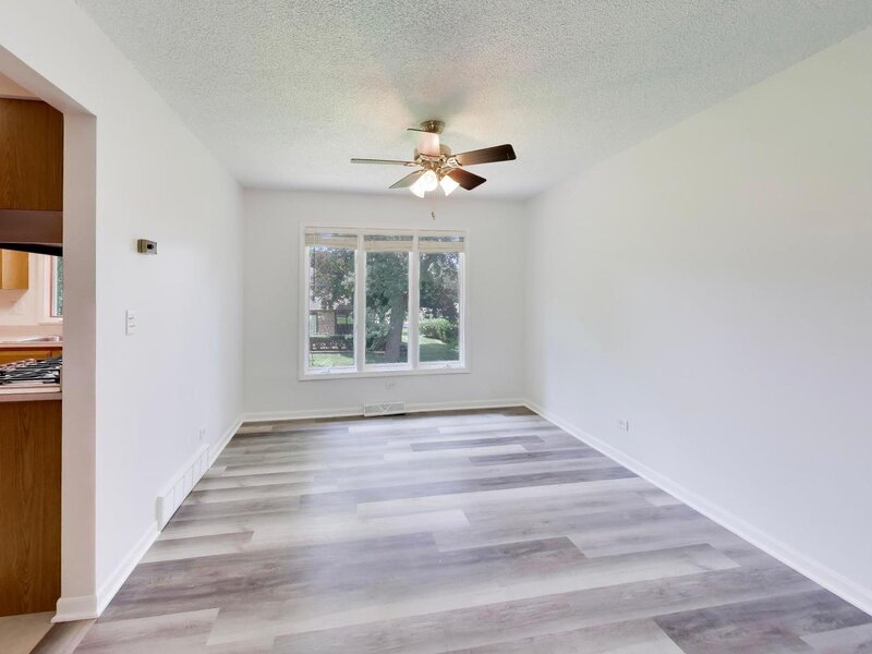 10 Hampshire Lane Willowbrook IL 60527