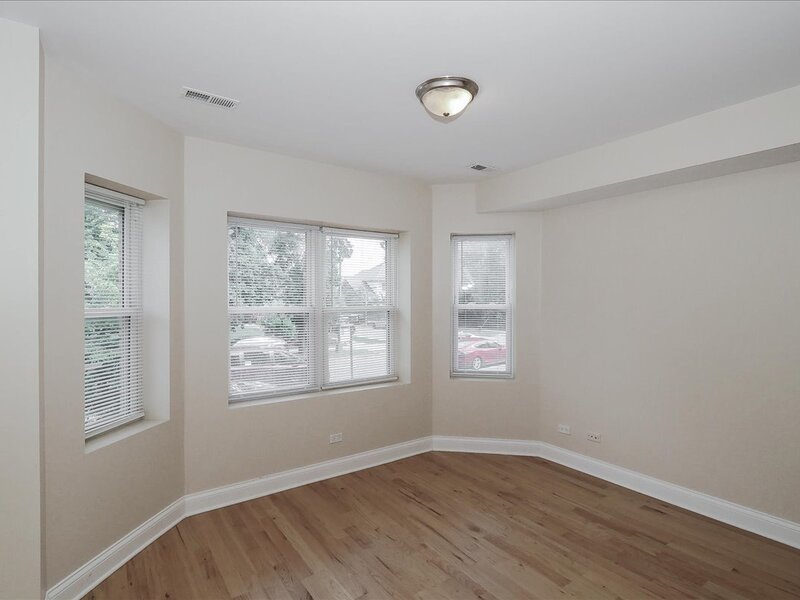 1939 W Granville Avenue Chicago IL 60660
