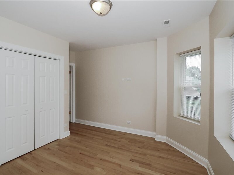 1939 W Granville Avenue Chicago IL 60660