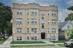 Photo of 1939 W Granville Avenue Chicago IL 60660 Unit 1