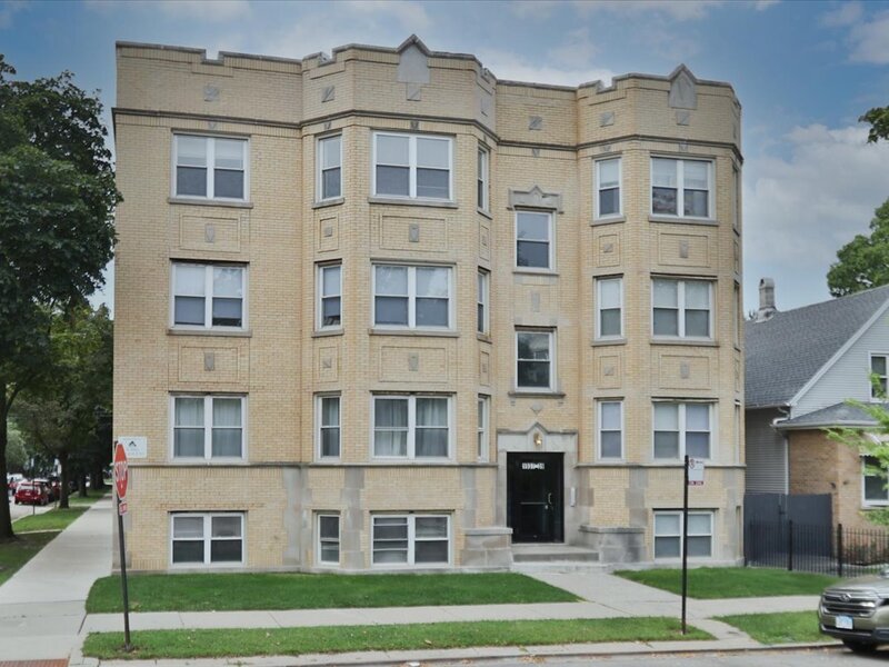 1939 W Granville Avenue Chicago IL 60660