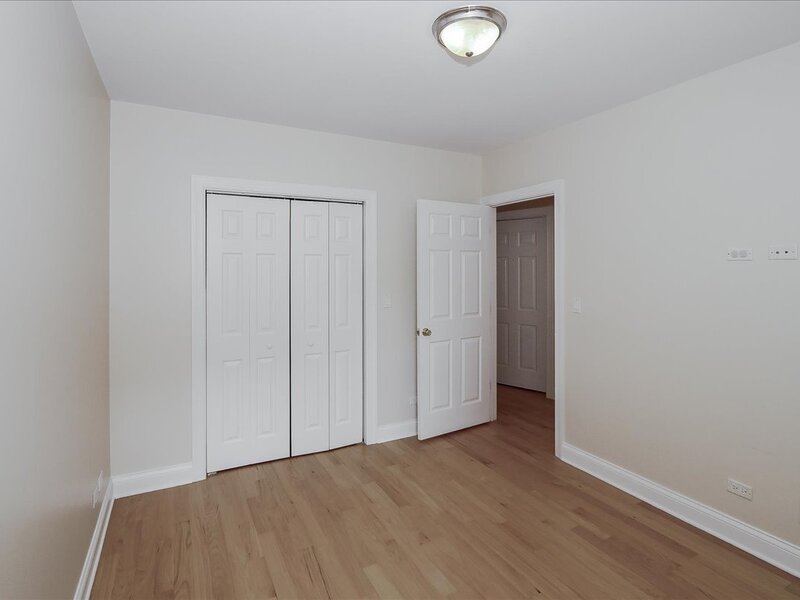 1939 W Granville Avenue Chicago IL 60660