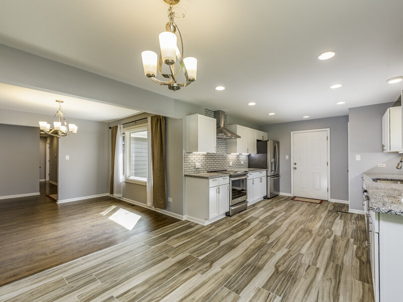 579 Phillips Circle Antioch IL 60002