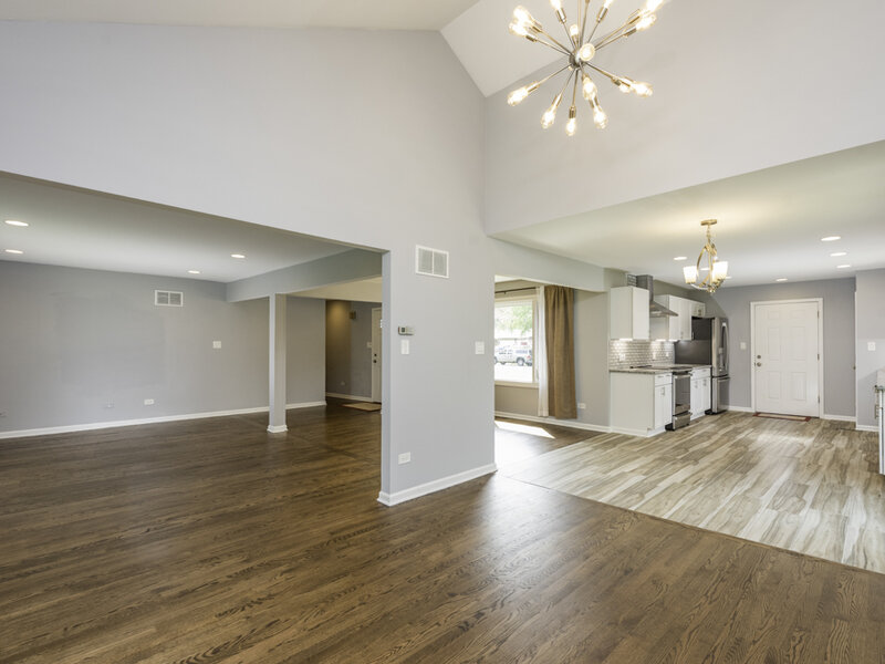579 Phillips Circle Antioch IL 60002