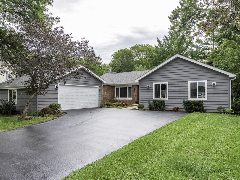 579 Phillips Circle Antioch IL 60002
