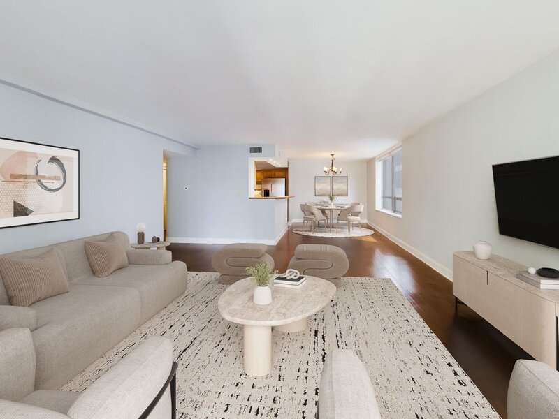 201 E Chestnut Street Chicago IL 60611