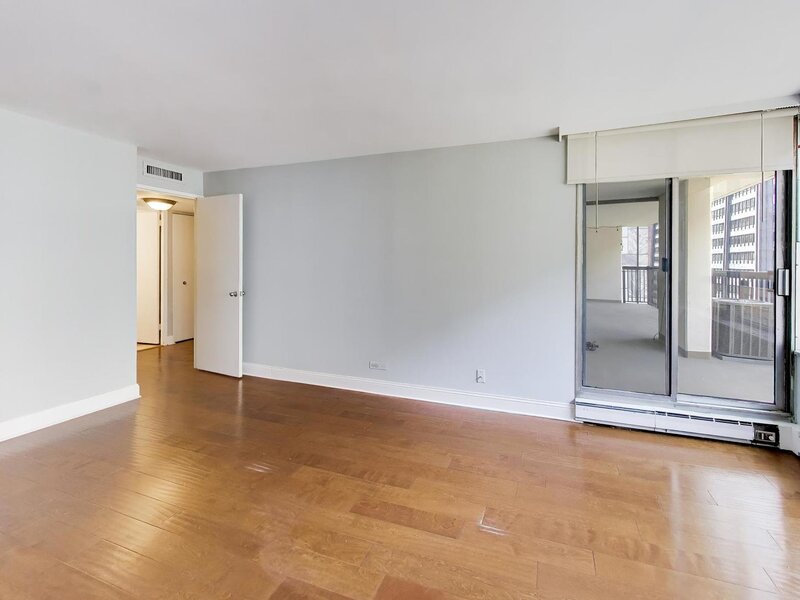201 E Chestnut Street Chicago IL 60611