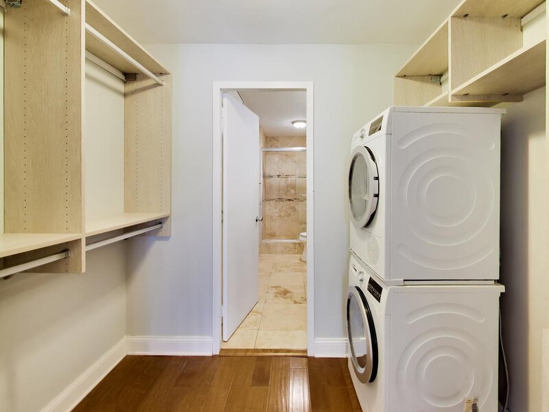 201 E Chestnut Street Chicago IL 60611