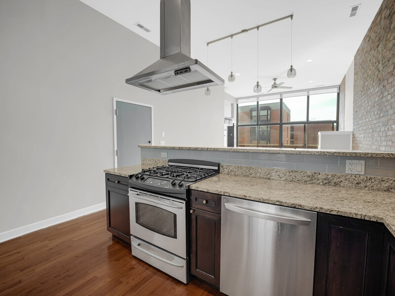 1552 W Fullerton Avenue Chicago IL 60614