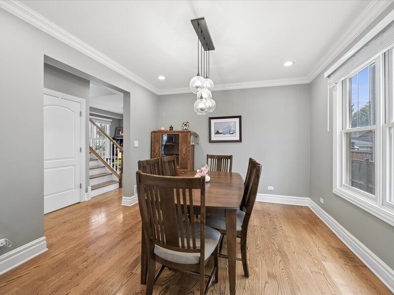 938 Mapleton Avenue Oak Park IL 60302
