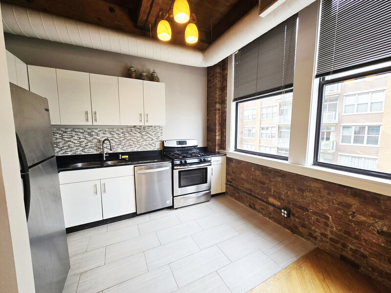 913 W Van Buren Street Chicago IL 60607