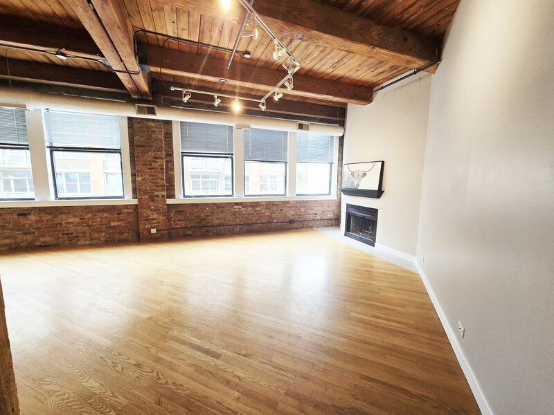 913 W Van Buren Street Chicago IL 60607