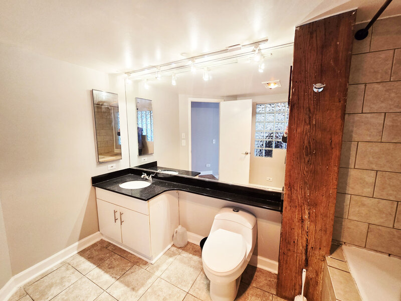 913 W Van Buren Street Chicago IL 60607