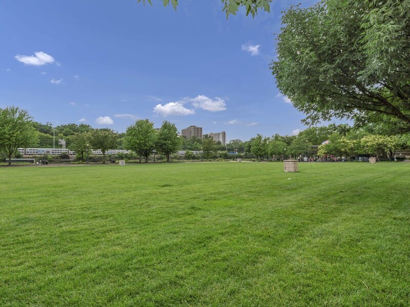 161 S Grove Avenue Elgin IL 60120