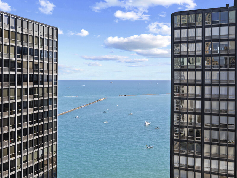 253 E Delaware Place Chicago IL 60611
