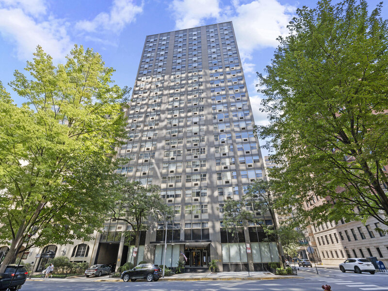 253 E Delaware Place Chicago IL 60611