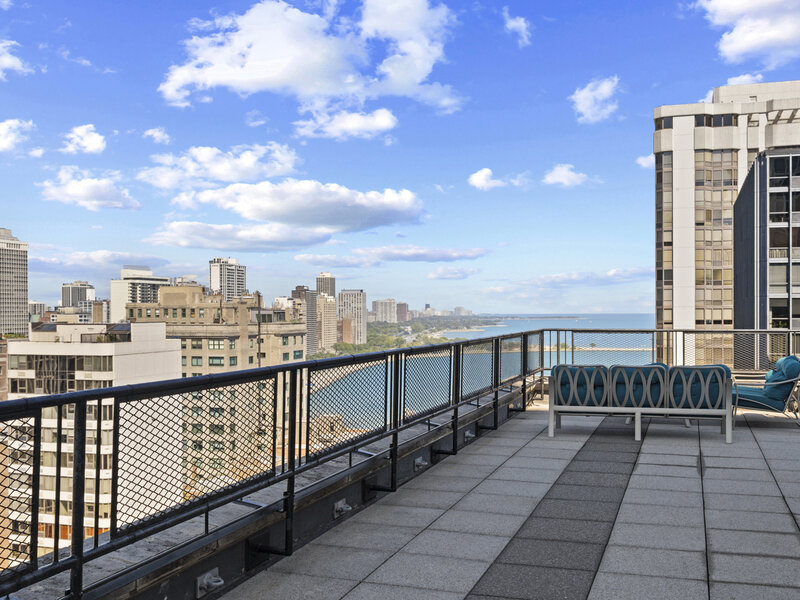 253 E Delaware Place Chicago IL 60611