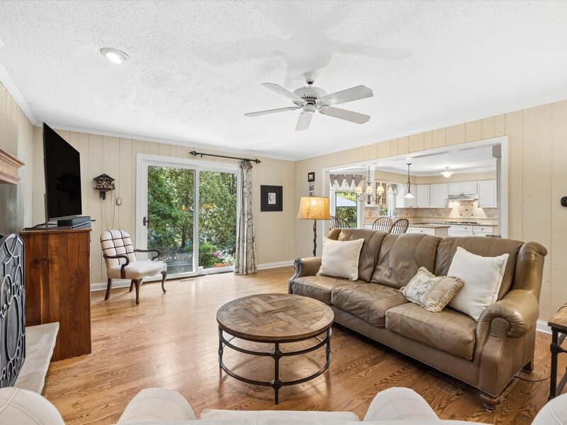 6402 Indian Head Court Indian Head Park IL 60525