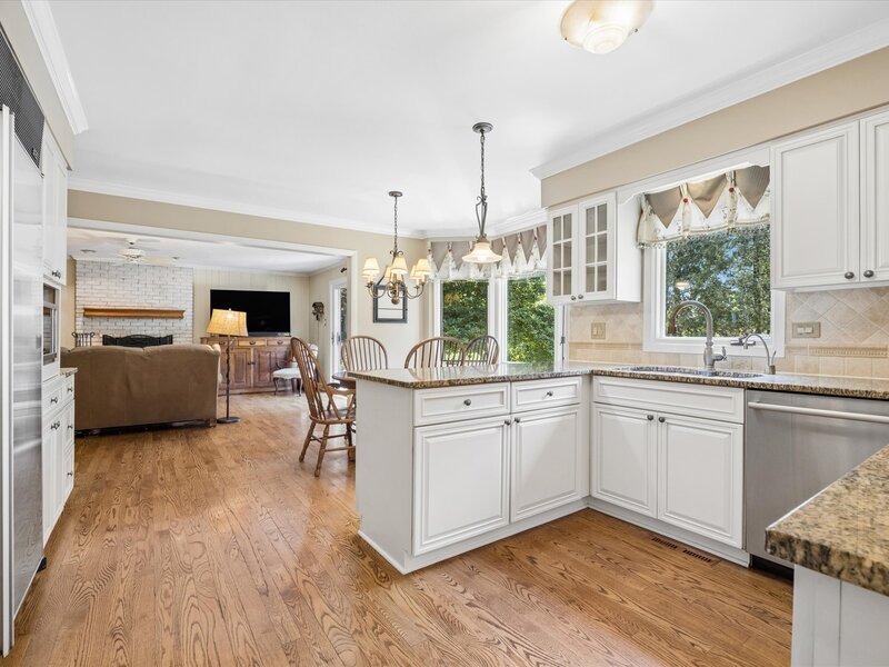 6402 Indian Head Court Indian Head Park IL 60525