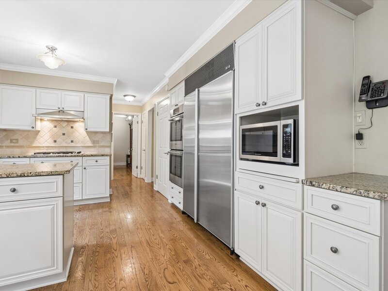 6402 Indian Head Court Indian Head Park IL 60525