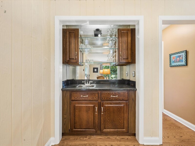 6402 Indian Head Court Indian Head Park IL 60525
