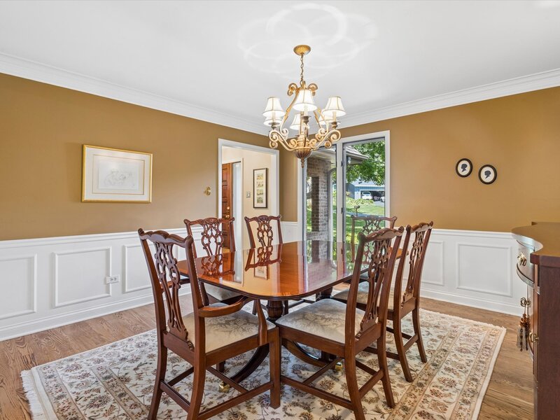 6402 Indian Head Court Indian Head Park IL 60525