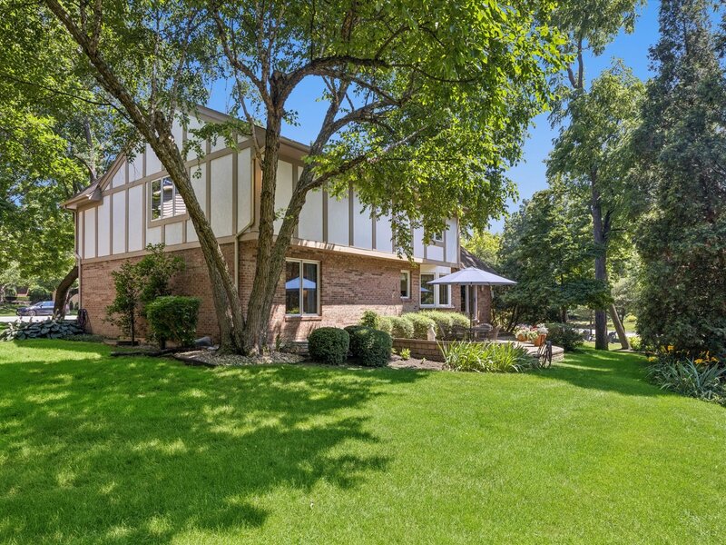 6402 Indian Head Court Indian Head Park IL 60525