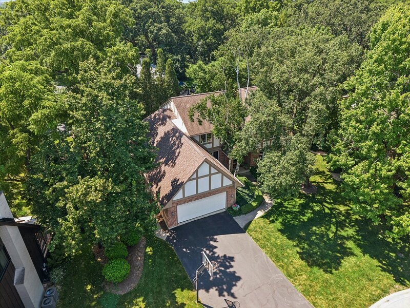 6402 Indian Head Court Indian Head Park IL 60525