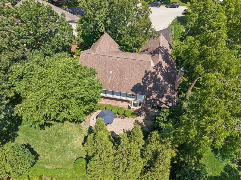6402 Indian Head Court Indian Head Park IL 60525