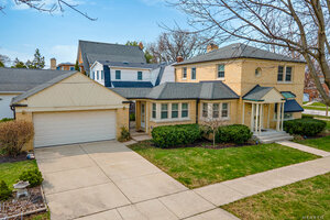 Photo of 400 W Milburn Avenue Mount Prospect IL 60056