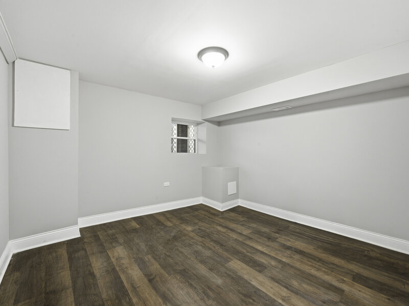 8418 S Essex Avenue Chicago IL 60617