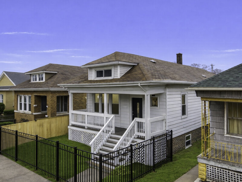 8418 S Essex Avenue Chicago IL 60617