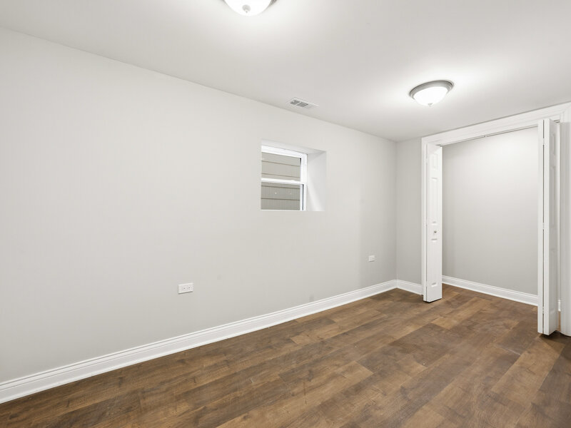 8418 S Essex Avenue Chicago IL 60617
