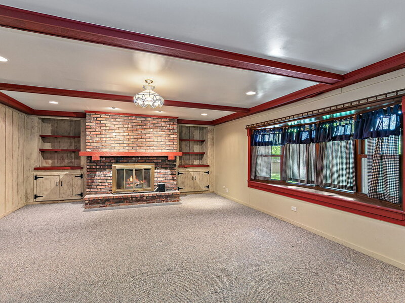 2 Summit Avenue East Dundee IL 60118
