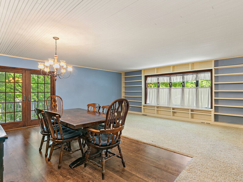 2 Summit Avenue East Dundee IL 60118