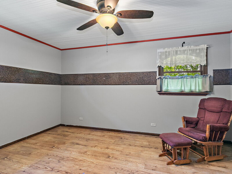 2 Summit Avenue East Dundee IL 60118